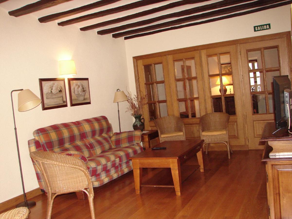 Apartamentos Lazkano I Y II Uharte-Arakil Экстерьер фото