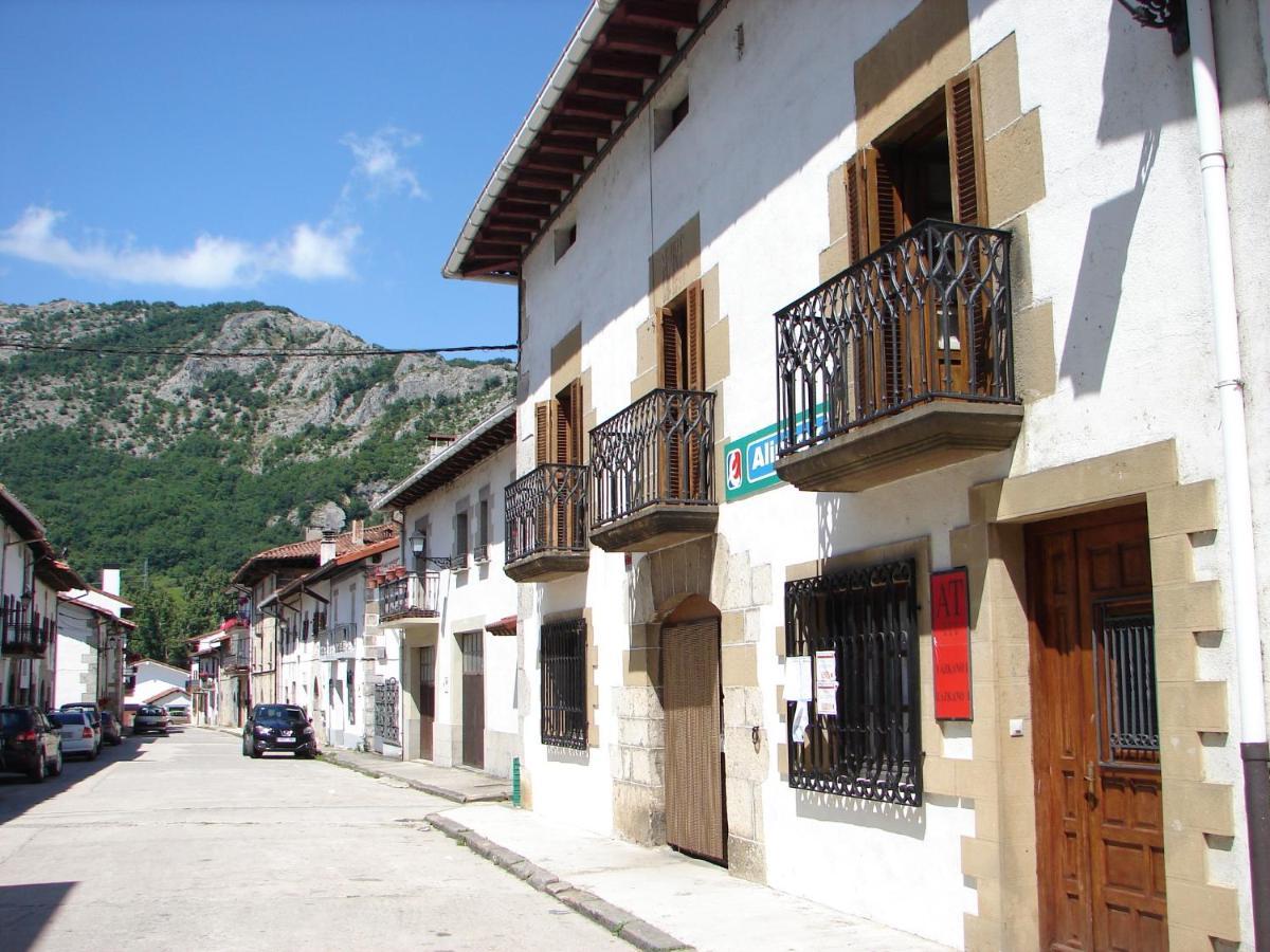 Apartamentos Lazkano I Y II Uharte-Arakil Экстерьер фото